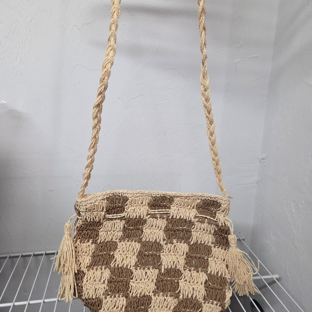 Lu & Elle Woven Checkered Clutch - Picture 3 of 4